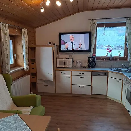 Flachauliebe 公寓 *